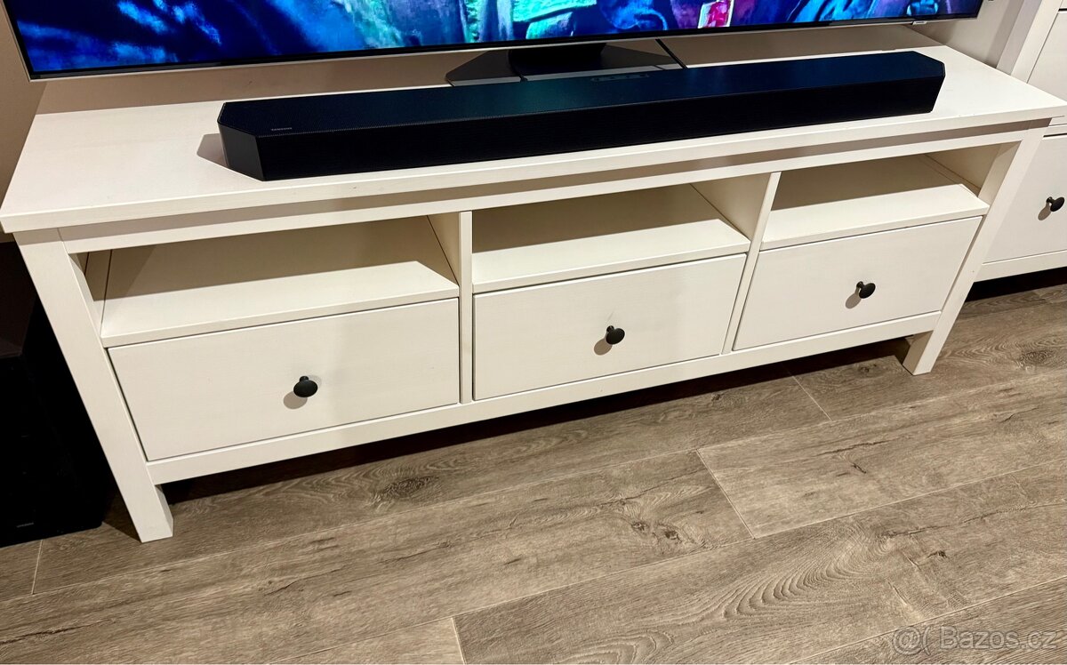 TV stolek HEMNES Ikea