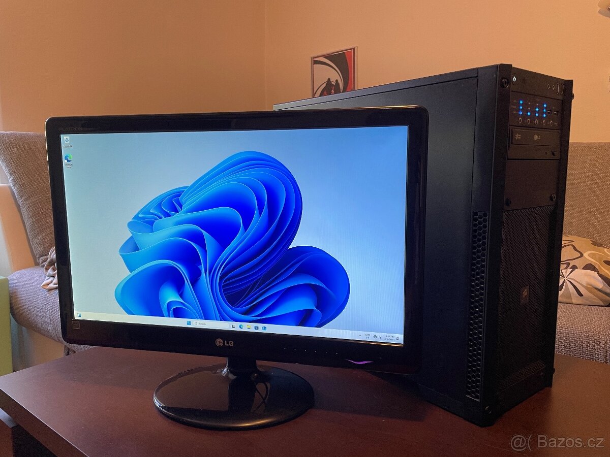 Herní Počítač s Windows 11 a 23 palcovím LG monitorem