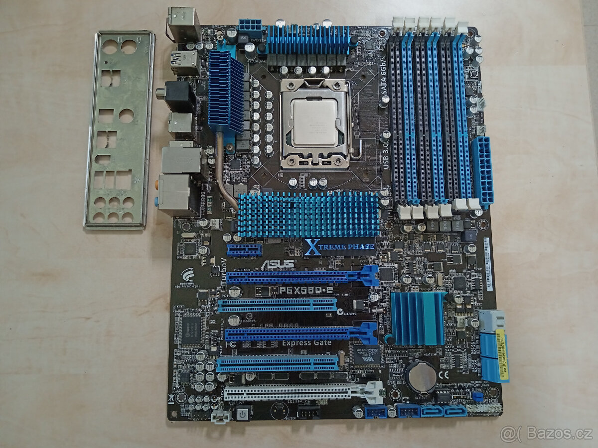 ASUS P6X58D-E - Intel X58 LGA1366 + CPU Intel® Core™ i7-950