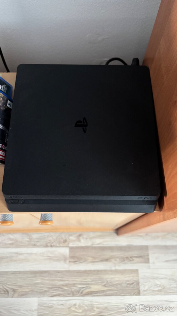 PlayStation 4 slim 500GB