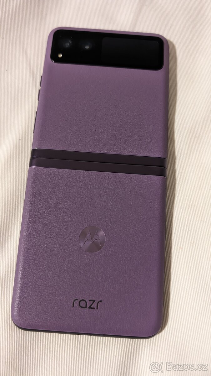 Motorola Razr 40, speciální edice Summer Lilac