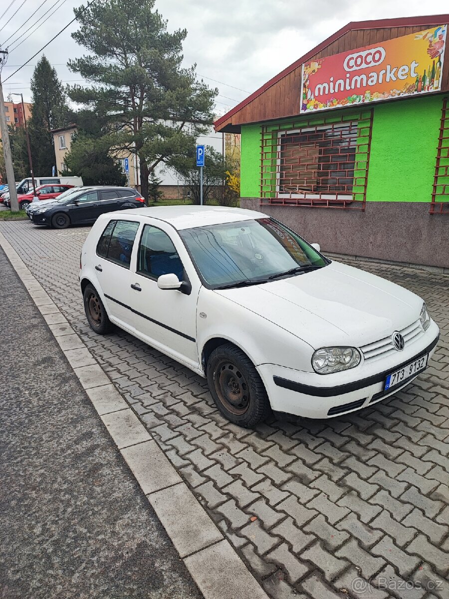 Volkswagen Golf 4 77Kw 2001