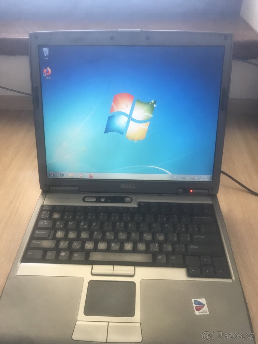 Prodávám legendární notebook Dell Latidute D610 + adaptér