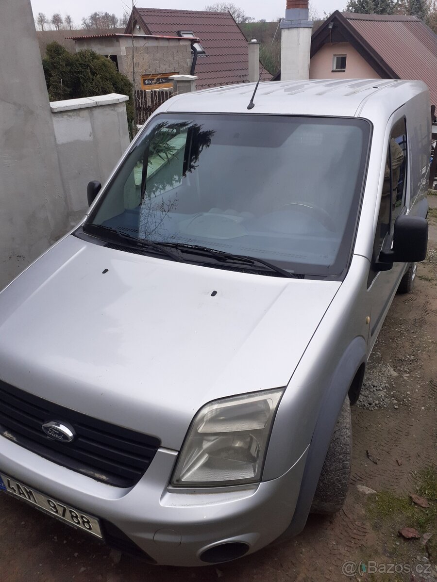 Prodám ford transit connect r.v. 2010 1,8tdci 55kw, rok star