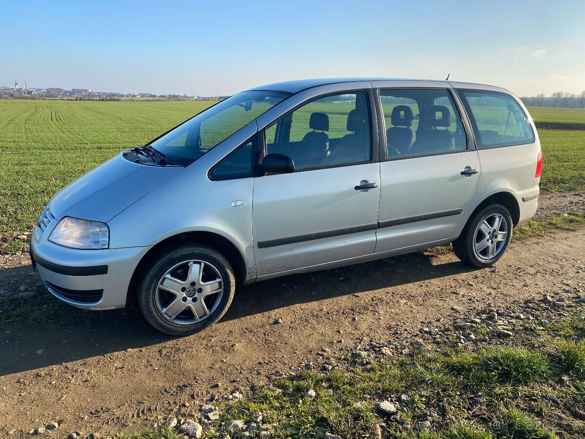 Vw Sharan 1.9 TDI 85kw 6ti kvalt 7místný. Po Stk a servise.