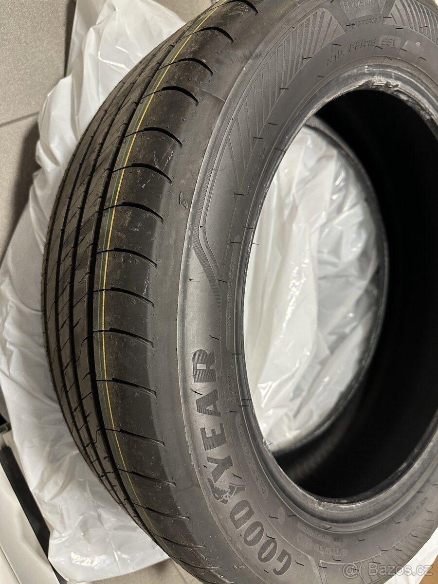 Prodám nové letní pneu GoodYear Performance 2 215/55/18