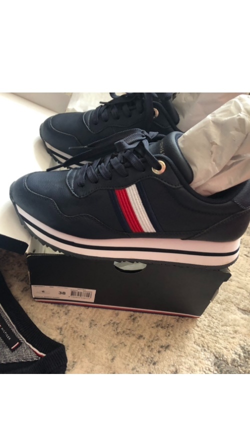 SNEAKERSY Tommy Hilfiger  vel. 38   (nové)