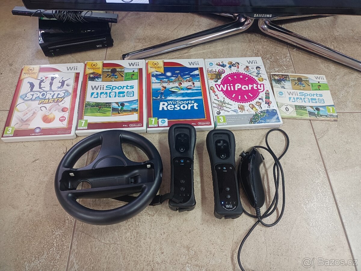 Nintendo Wii, 2 dálkové ovladače,ovladač,volant,lišta,4 hry