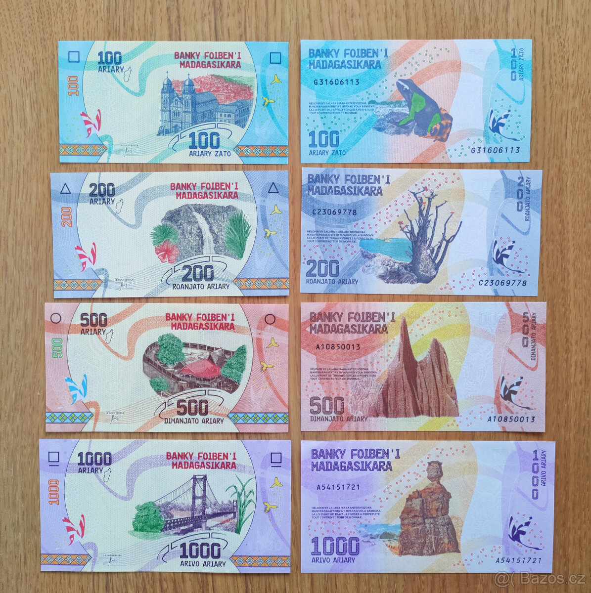 4 bankovky z Madagaskaru