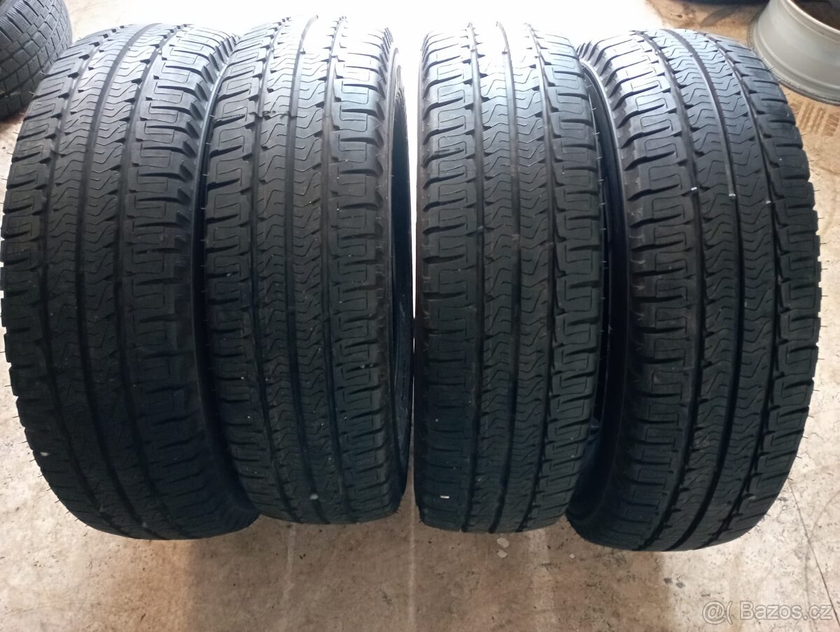 Zátěžové pneu Michelin Agilis 225/75R16CP 116Q