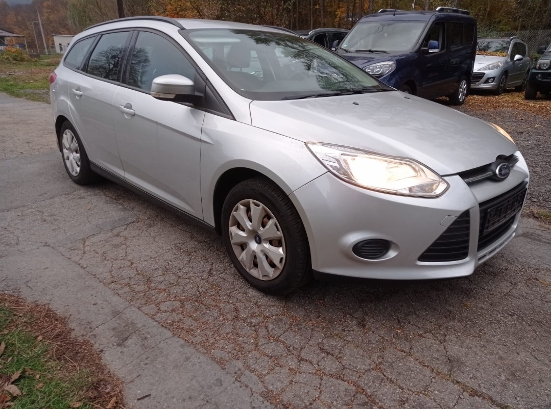 Ford Focus Mk3 Kombi 1.6i 16V 77kw rok 2011