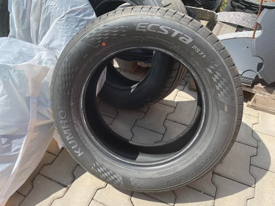 Nové pneu Kumho Ecsta PS71 205/60 R16 92V letní