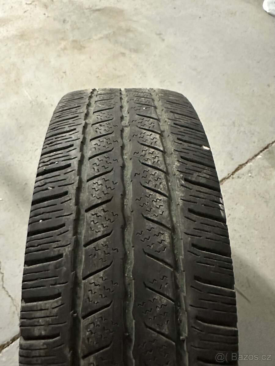 Vancontactwinter 235/65/r16c