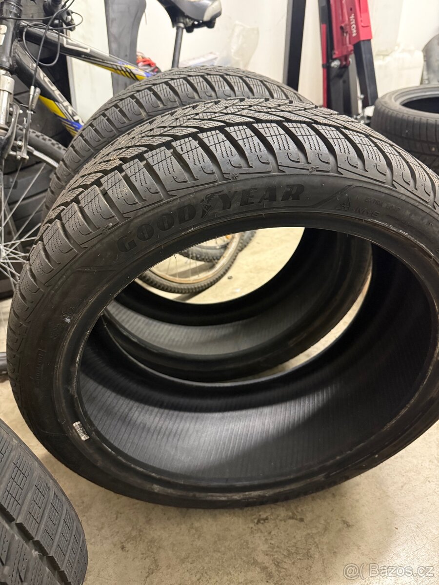 Prodám zimní pneu 255/40 R20,295/35 R20