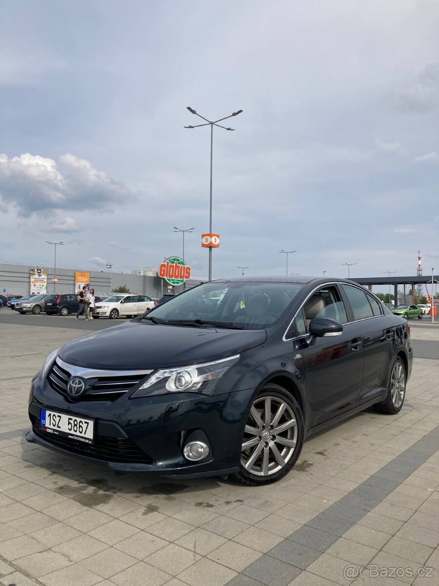 Toyota avensis 2.2 d-cat 2012