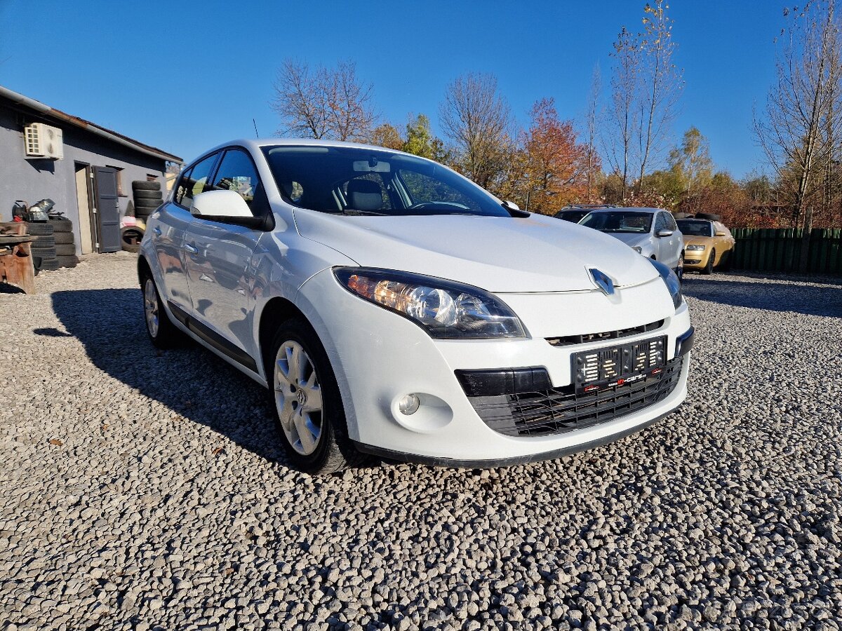 Renault Mégane III,1.5dCi,66KW,KLIMA,1.MAJITEL,R.V.09/2011