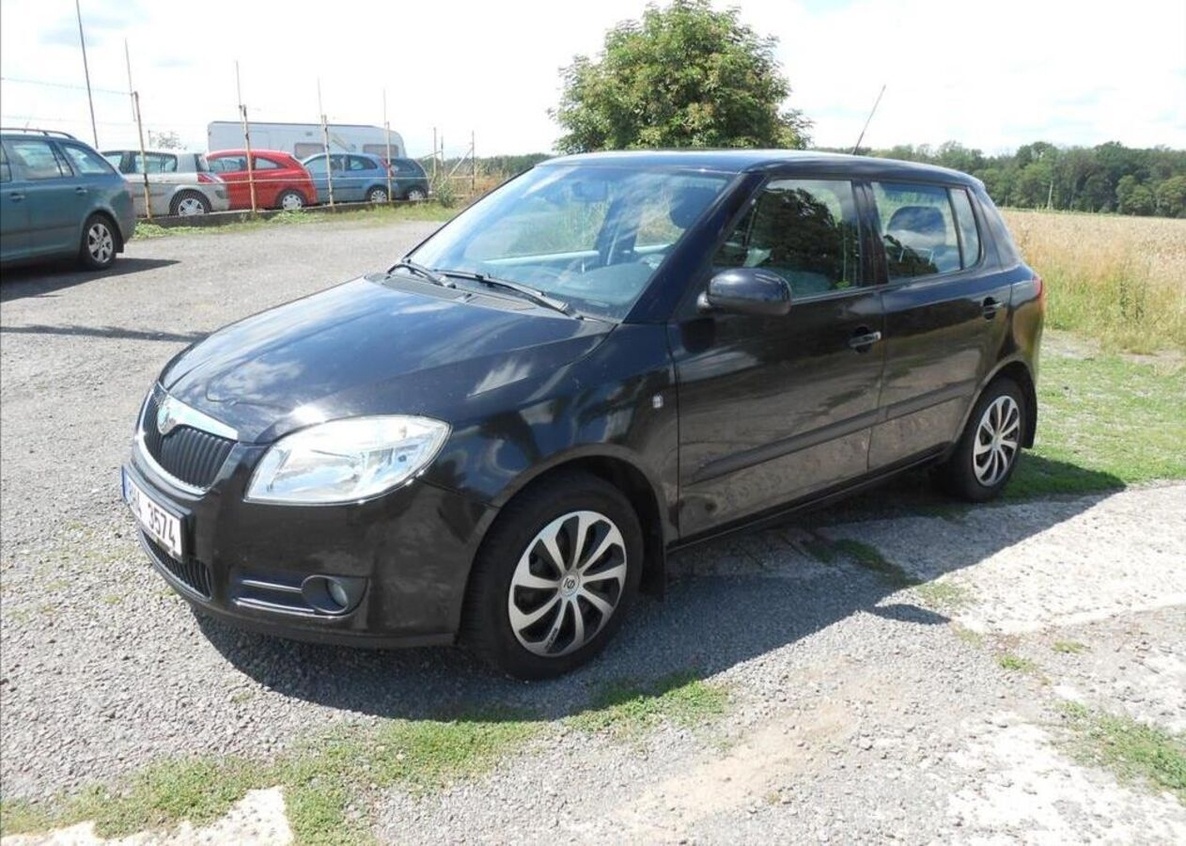 Škoda Fabia 1,2 12V HTP 51kW CZ Serviska benzín manuál