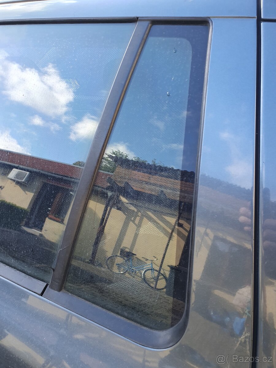 Koupim zadni okno Škoda Octavia 2