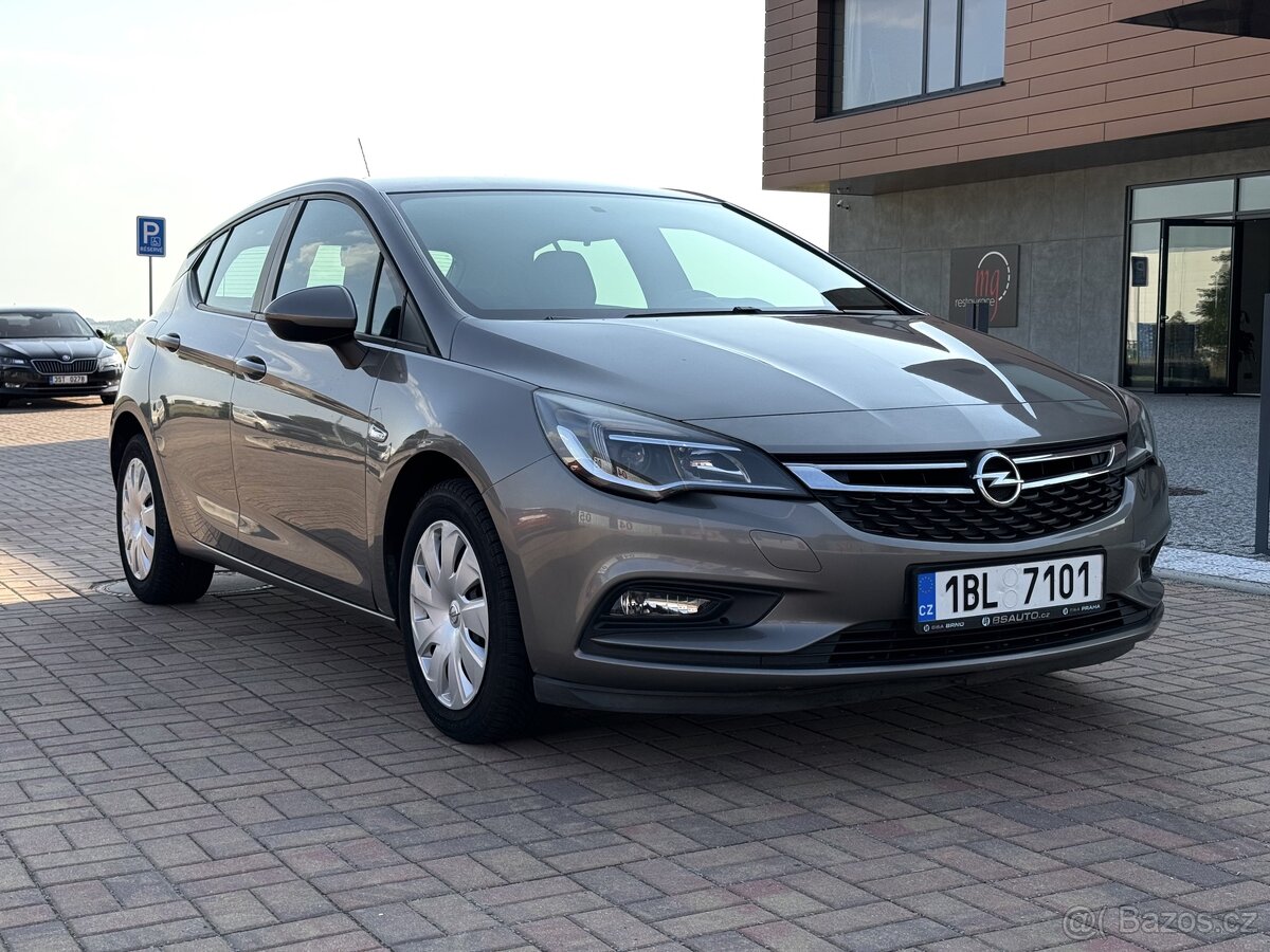 Opel Astra 1.4 / 2016 / najeto pouze 72 tkm