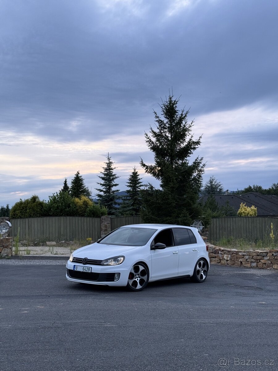 Maska Volkswagen Golf 6R