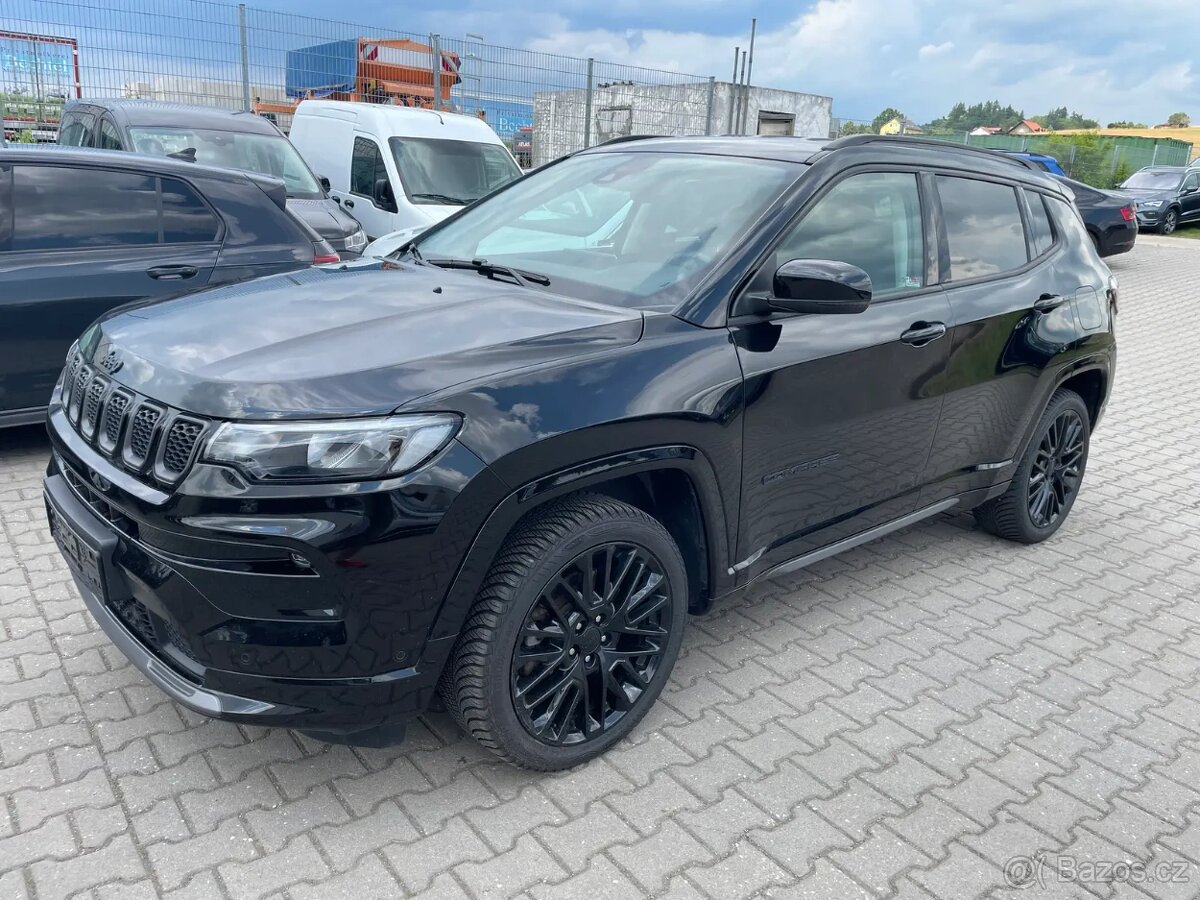 Jeep Compas 4x4 PHEV 1,3T 177kw,tempomat,kamera,nové pneu