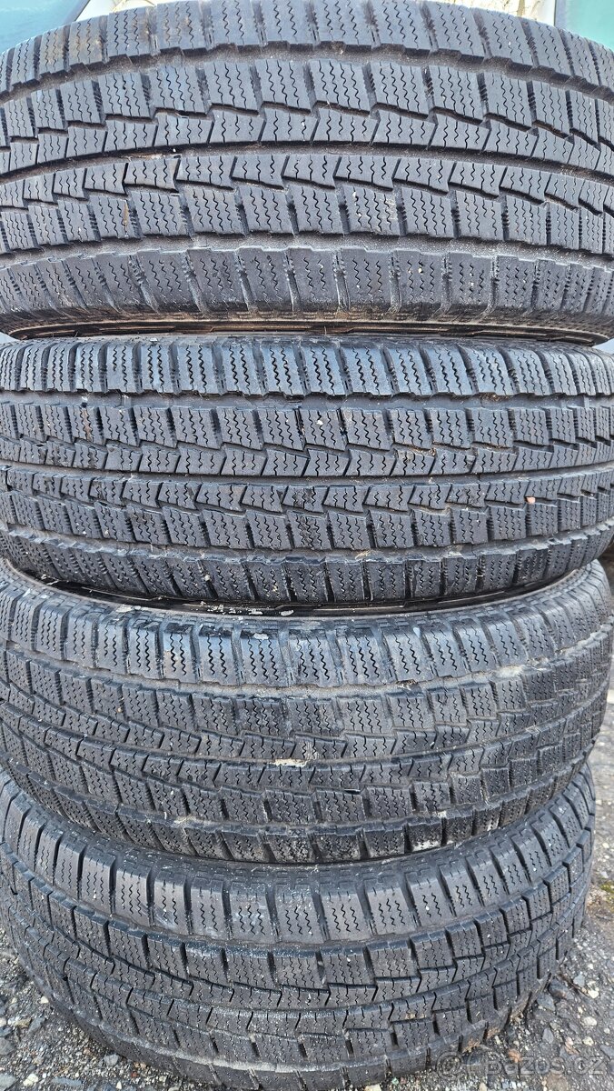 215/70R15C