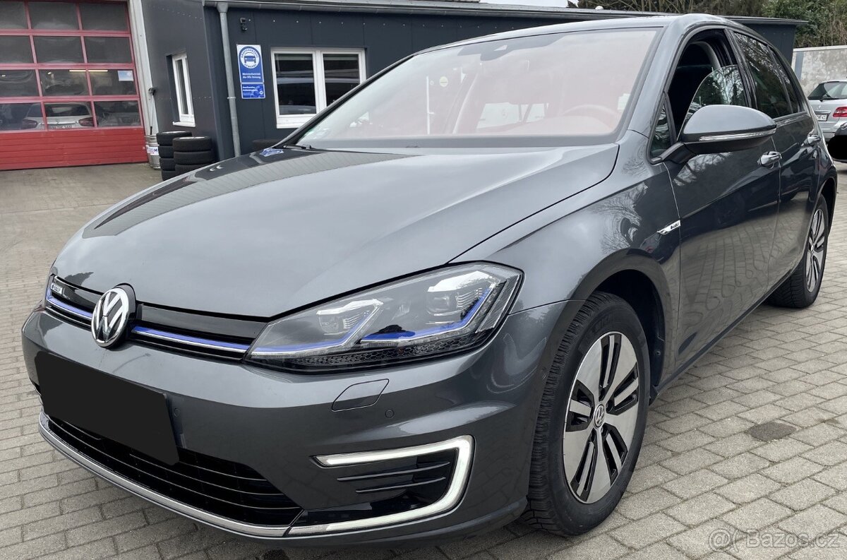 VW Golf VII e-Golf 1.majitel servisní kniha perfektní stav.