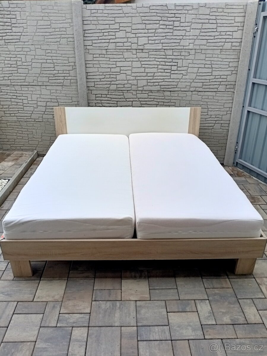 Prodám manželskou postel + Matrace 180cm x 200cm