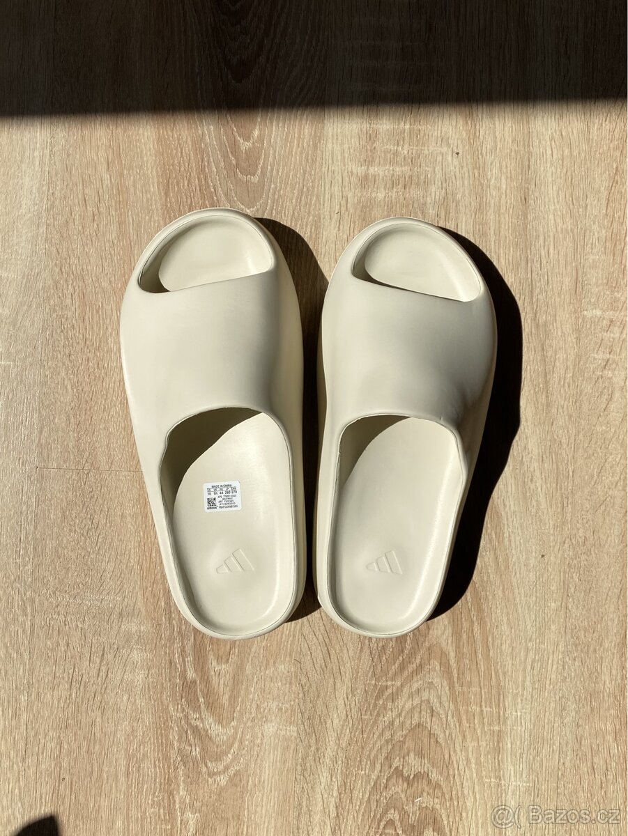 Adidas Yeezy Slides Bone