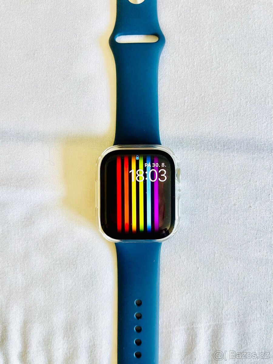 Téměř nové hodinky Apple Watch 9 GPS 45mm