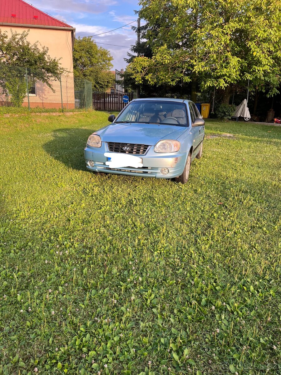 Hyundai accent 1,3 benzín