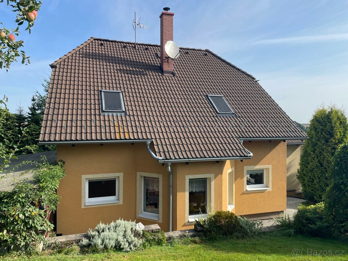 Rodinný dům 6+1 se zahradou o výměře 1425 m2, Velké Albrecht