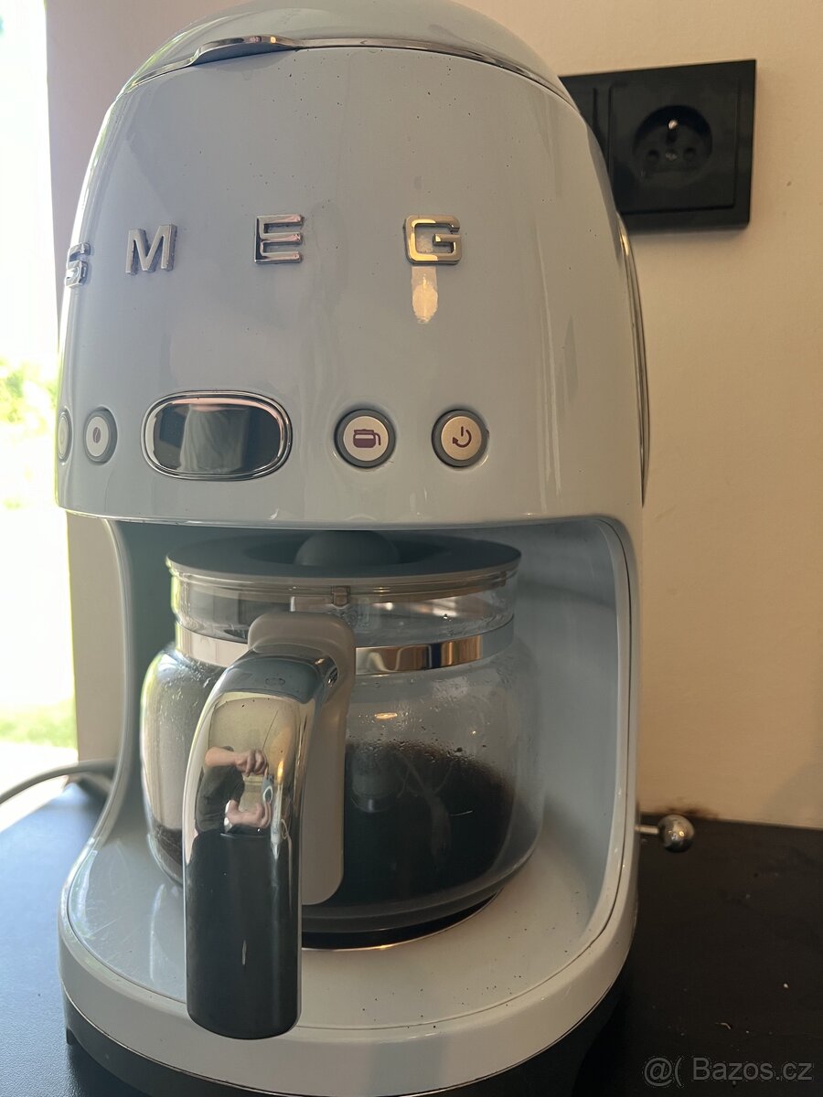 SMEG kavovar