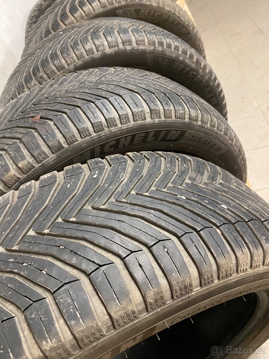 Celorocni SUV 225/55 R19