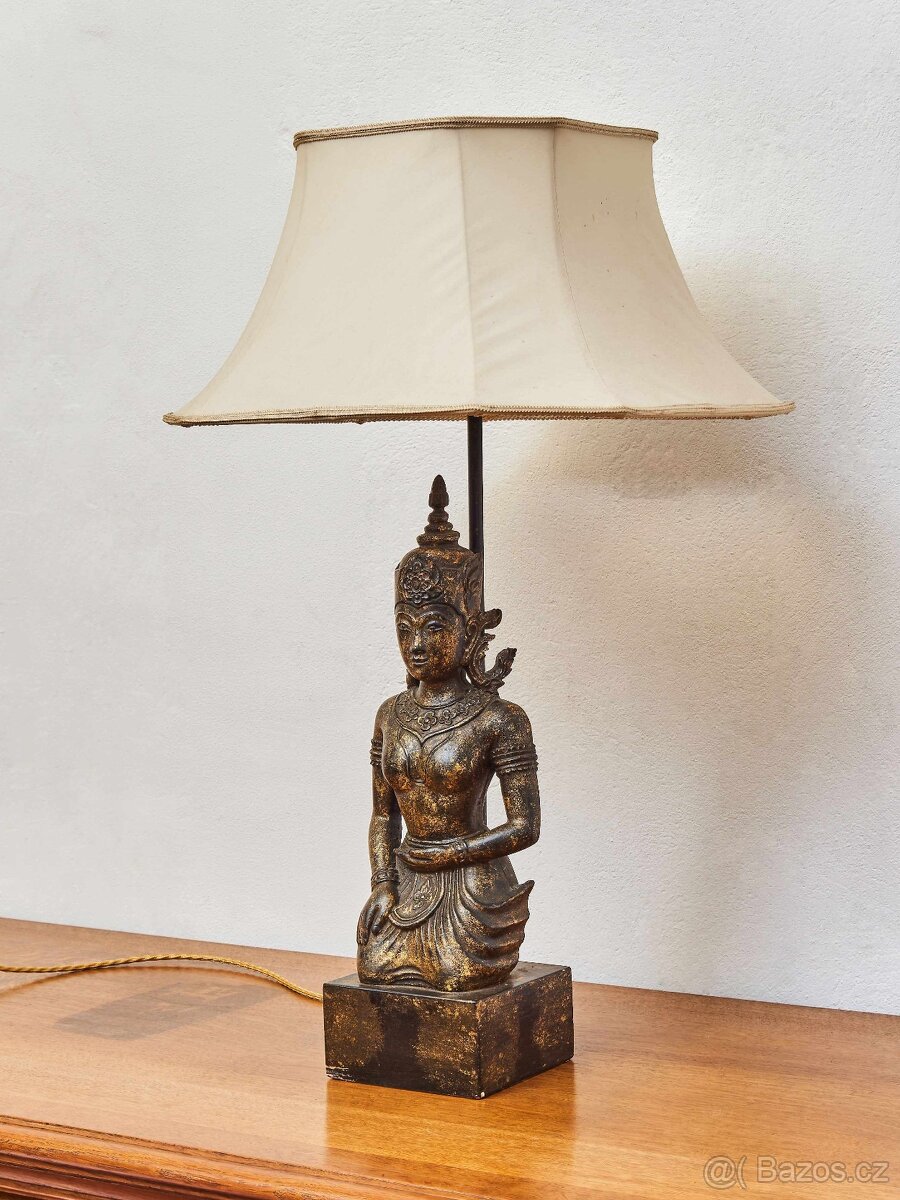 Lampa s Buddhou