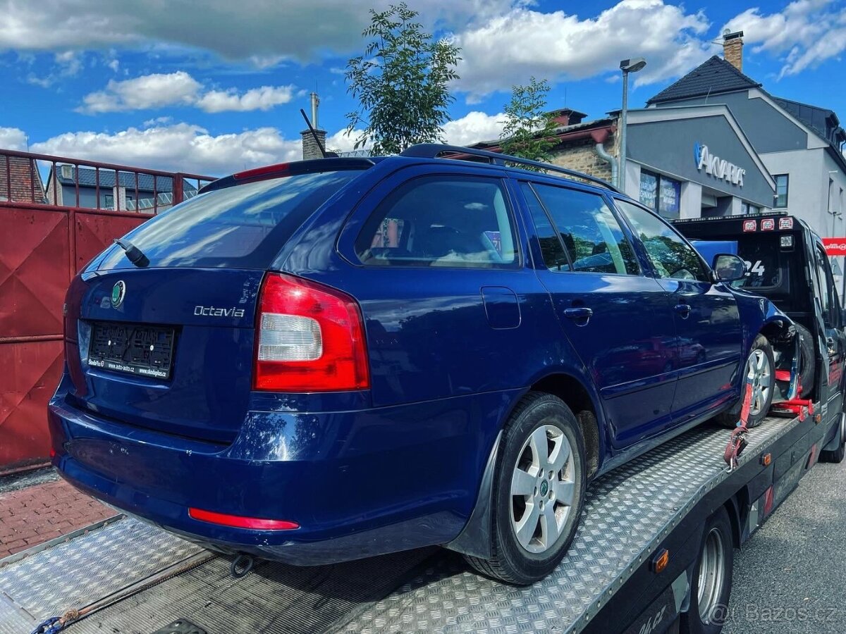 Vůz na náhradní díly Škoda Octavia 2 FL kombi CAXA LHY LF5A