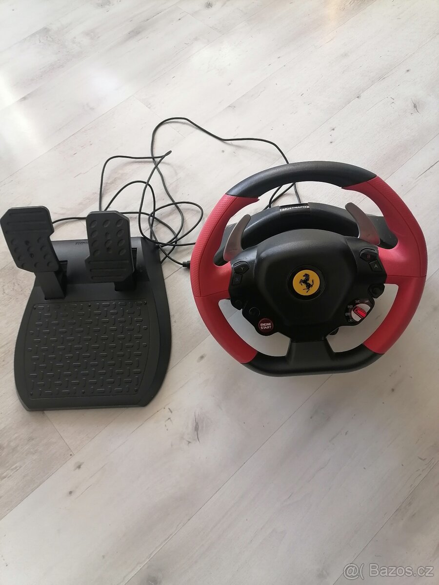 Herní volant Thrustmaster Ferrari 458 Spider na Xbox