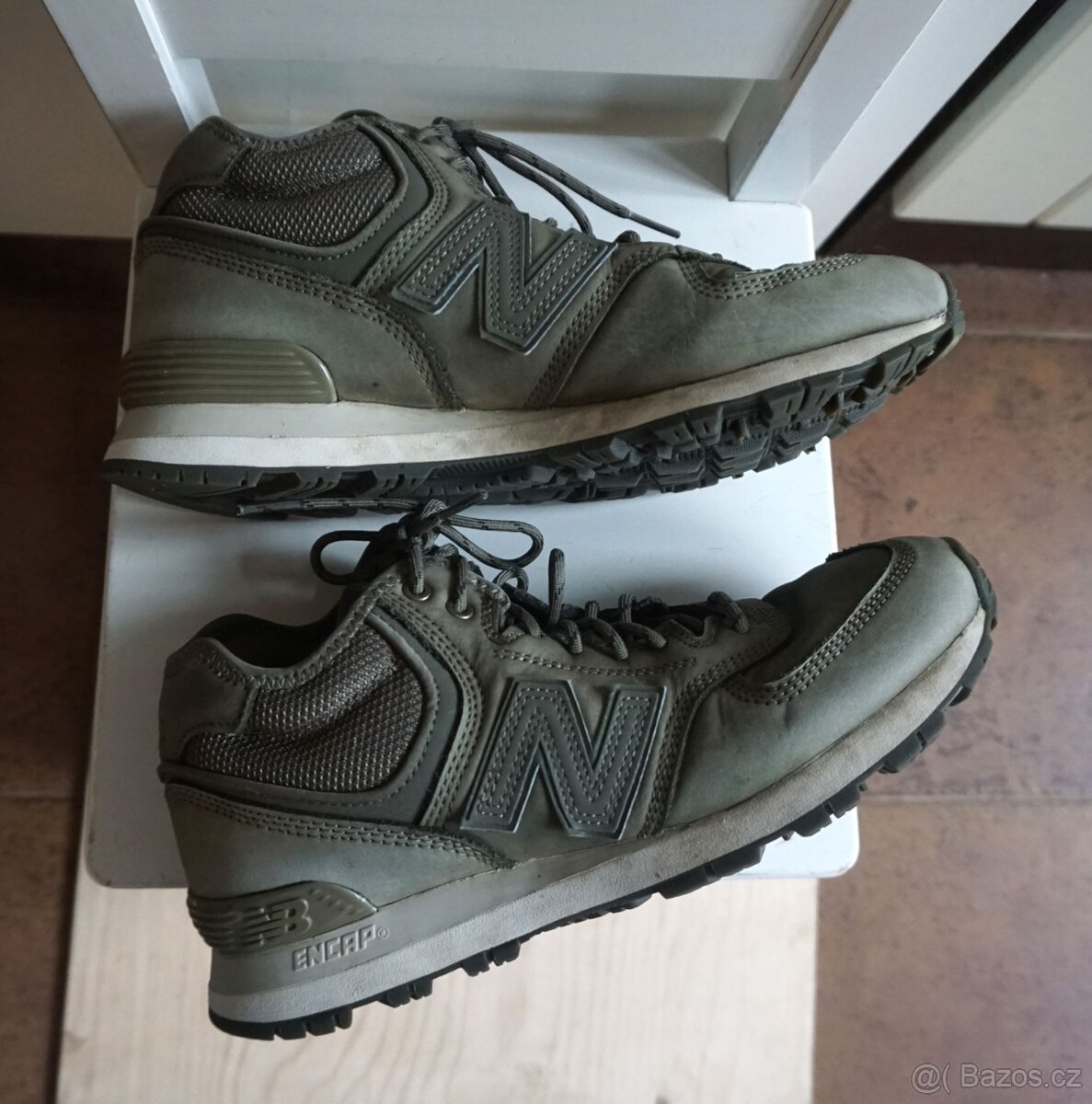 Pánské tenisky New Balance 574 v.41/42 v barvě khaki