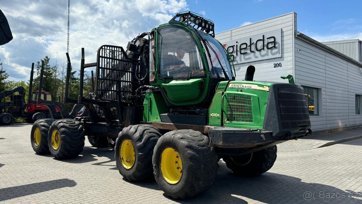 Forwarder Vyvážecí souprava John Deere 1010E rok 2013