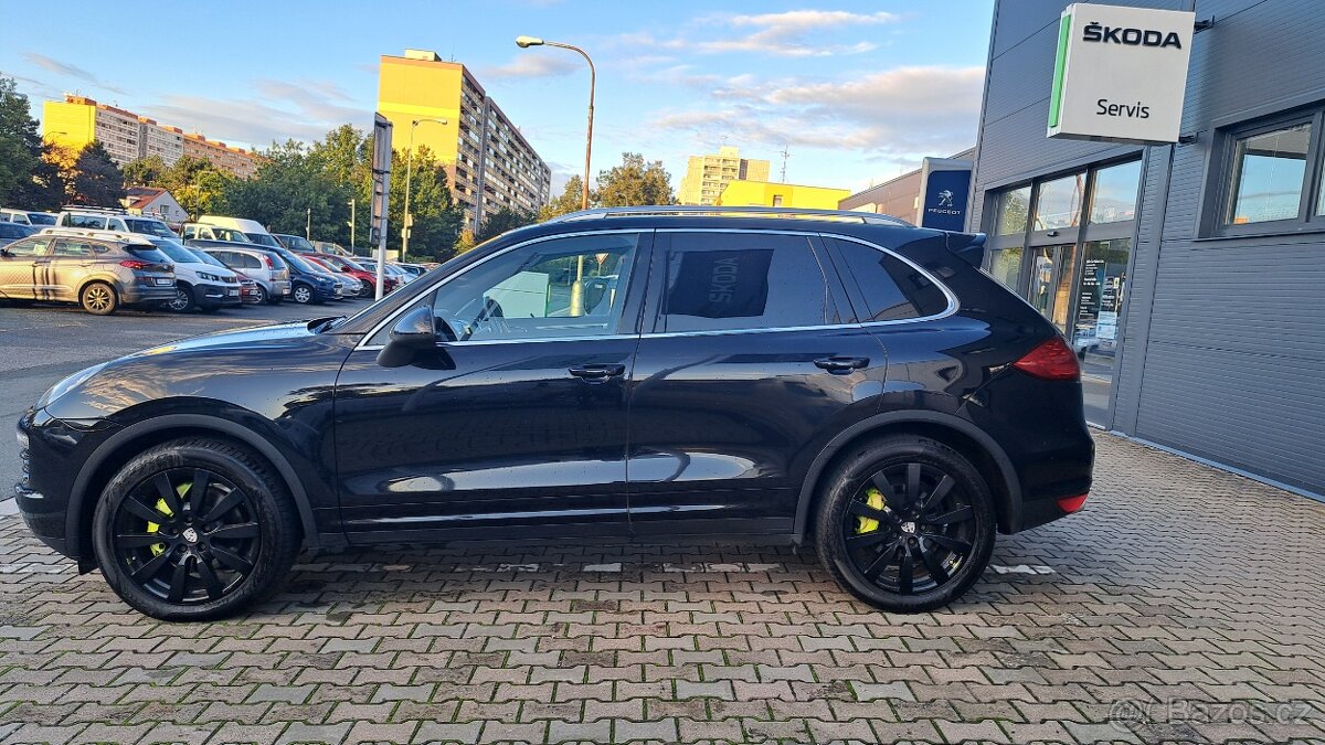 PORSCHE CAYNNE 3.0 TDI V6 180KW /2012/ BLACK