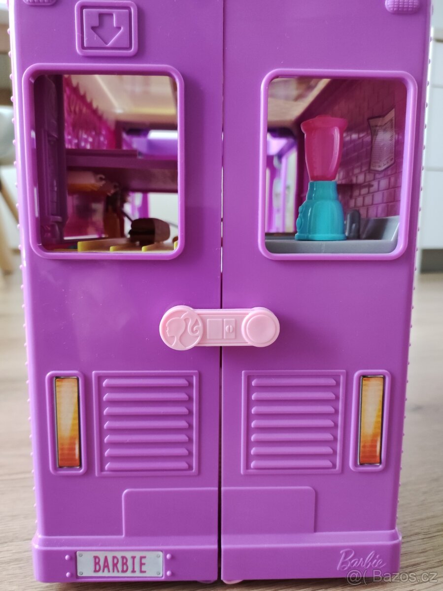 Barbie karavan