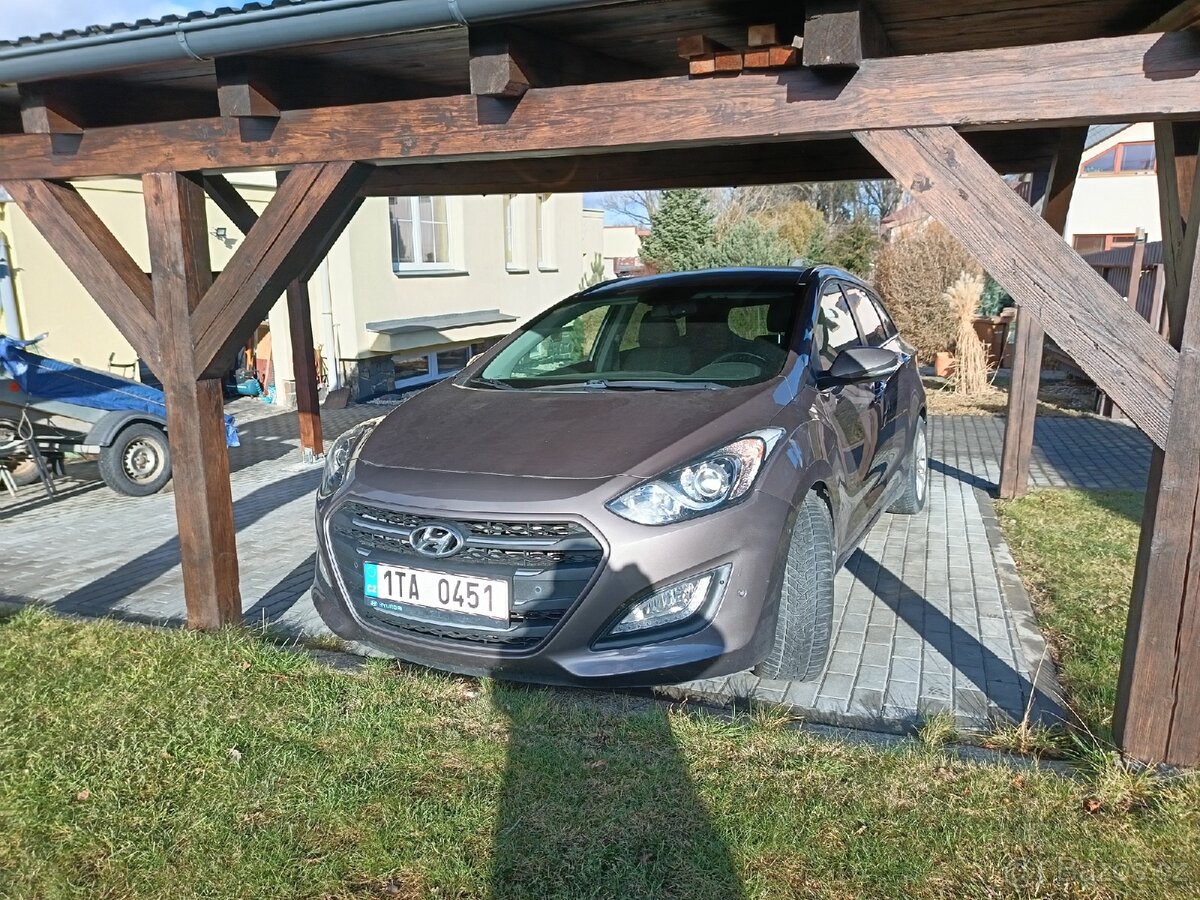 Prodám Hyundai i30 AC Kombi, GDH