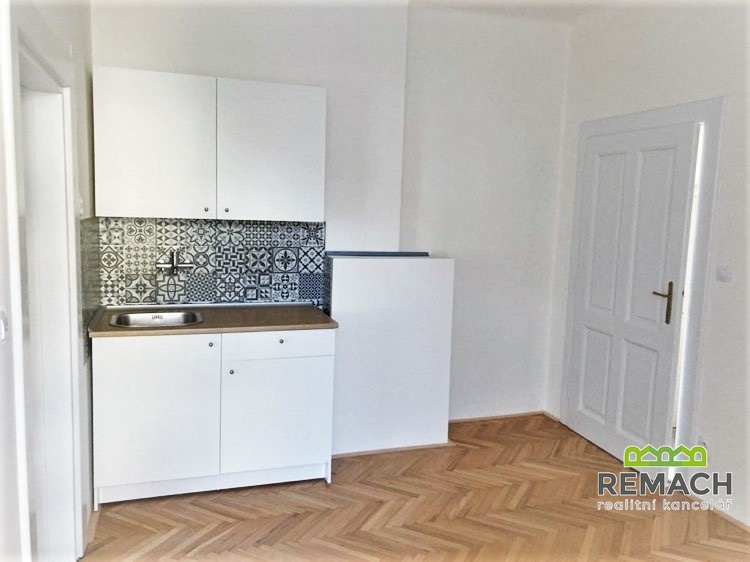 Pronájem, Kanceláře, Komerční prostor 32m2 - Uherské Hradišt