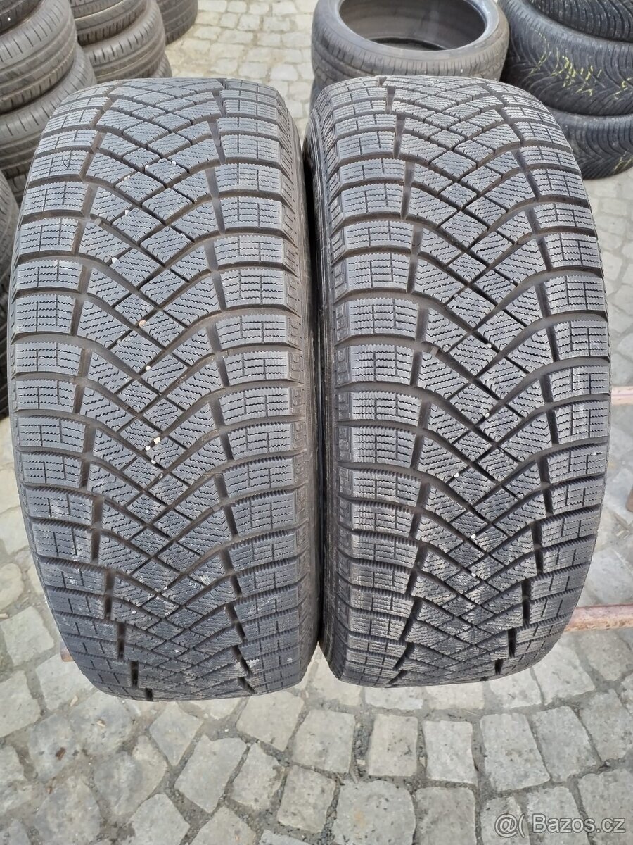 235/60/18 zimni pneu PIRELLI 235/60 R18