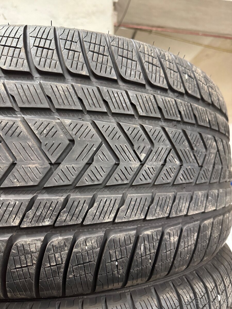 325/40 r22 pirelli zimni 1 kus