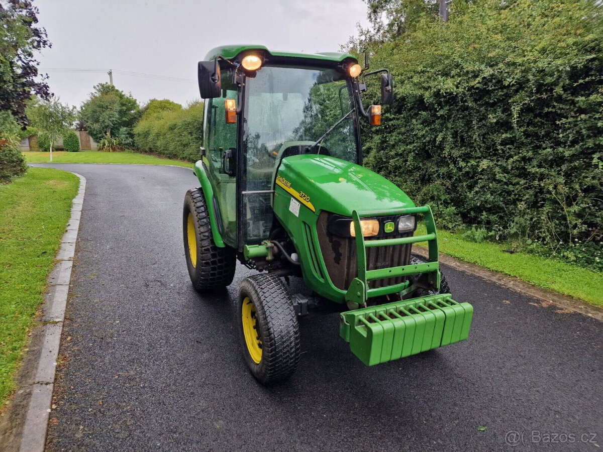 Traktor John Deere 3720 eHydro 44hp