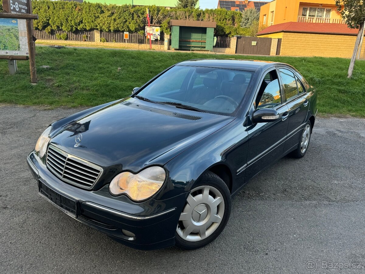 Mercedes-Benz Třídy C,  180 Kompressor 105kW.Klima