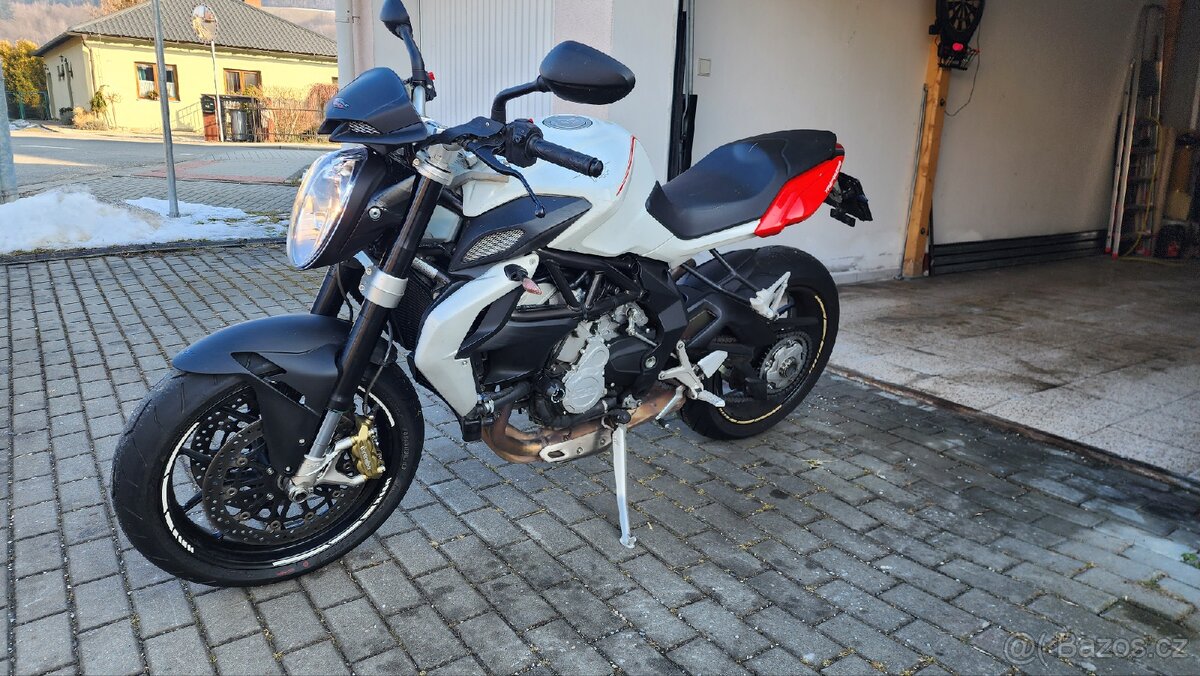 MV Agusta Brutale 800