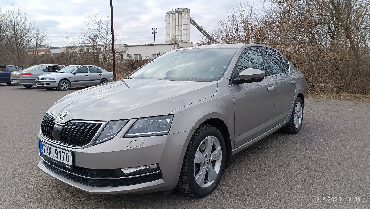 Škoda Octavia III Style Plus Extra - nepoškozený interiér