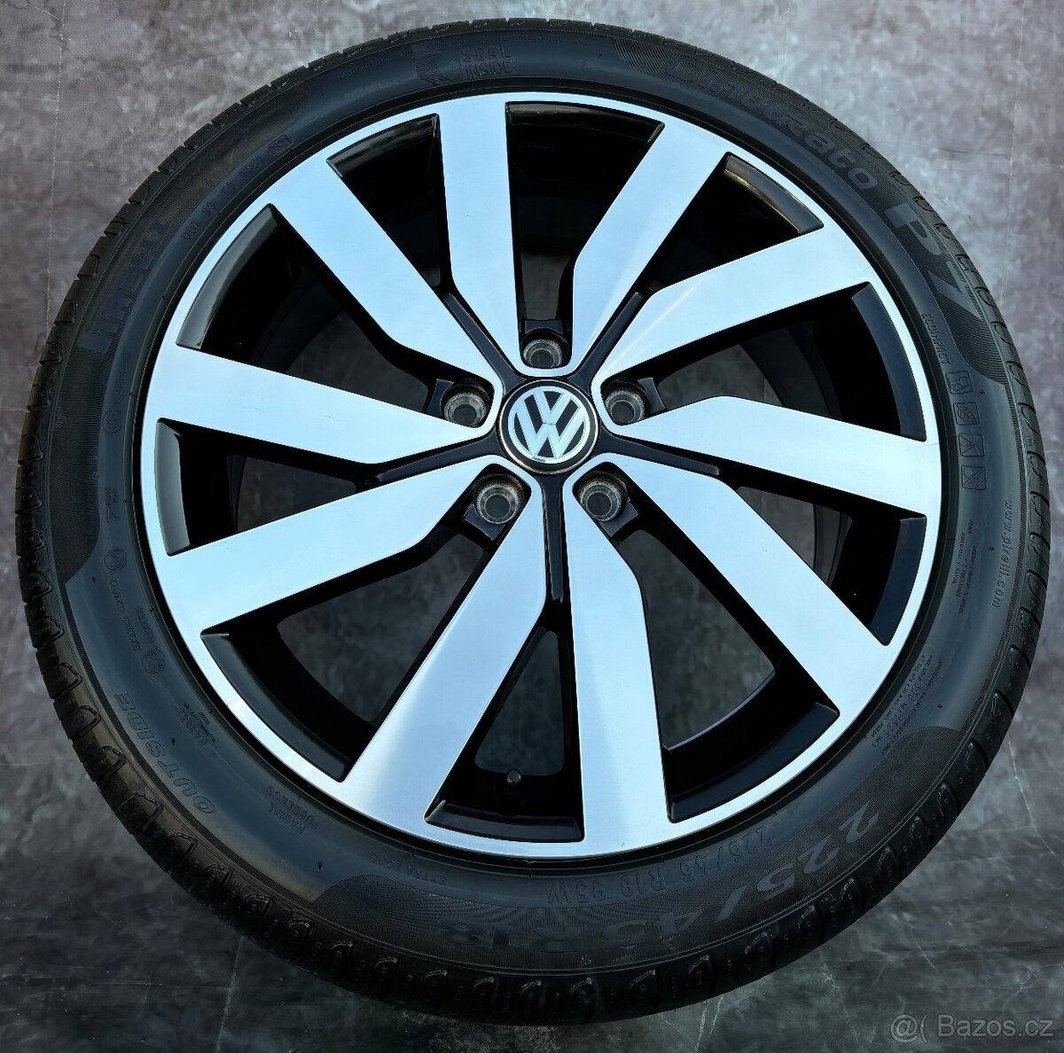 Originální letní sada VW Touran 225/45R18 95W